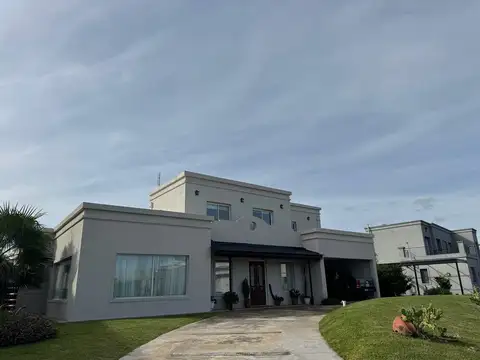 Casa en Venta en Haras Santa Maria, USD 340.000