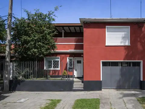 VENTA, CASA 3D GARAJE AZOTEA CON PARRILLERO, BUCEO