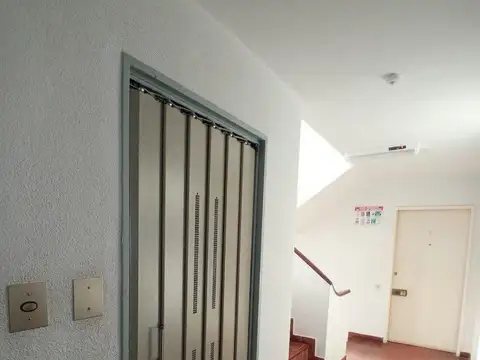 De las toninas 100, Piso 3