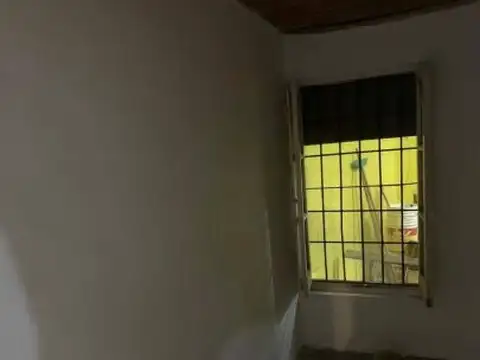Casa de frente de 1 dormitorio con 1 comodin.