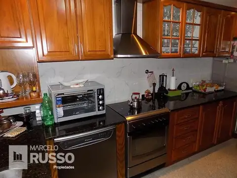 EXCELENTE CHALET 4 AMBIENTES c/ DTO. 2 AMBIENTES.