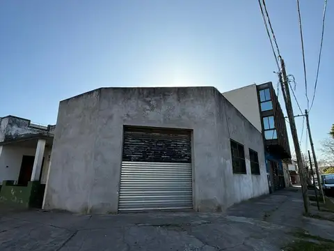 alquiler Oficinas deposito con sector carga y descarga cubierta