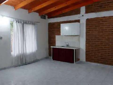 Departamento en Alquiler en Centenario, $ 750.000