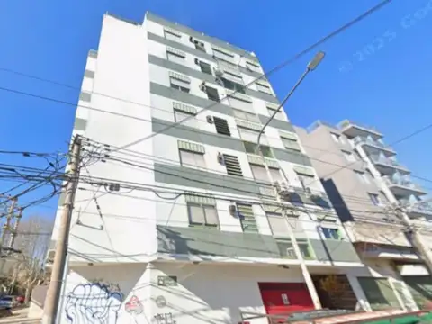 DEPARTAMENTO 3 AMBIENTES C/BALCON (a refaccionar)