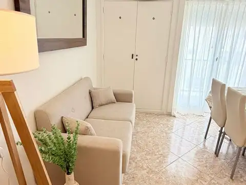 Departamento 1 ambiente dividido con balcón. Santiago del Estero 1500. Punta Iglesia.