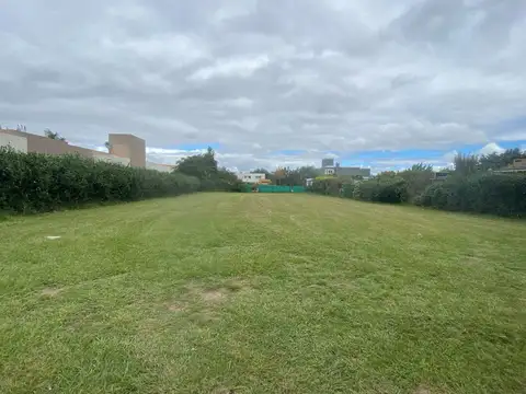 Terreno en Venta 20  mts Frente