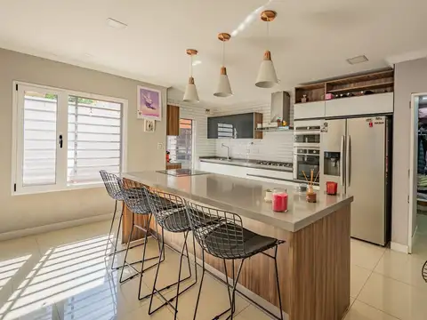 Depto Tipo Casa 6 ambientes con 3 baños