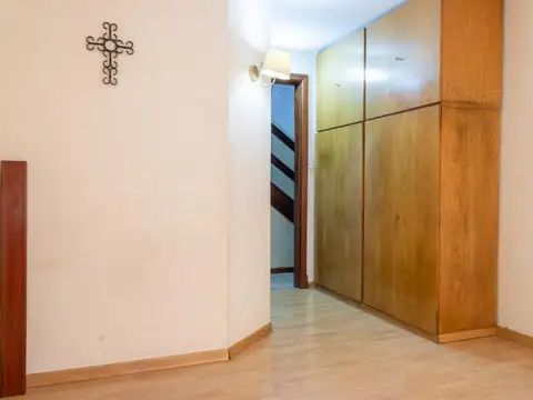 Venta casa en Quilmes con jardín quincho, pileta