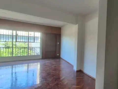 Departamento 6 ambientes con 2 baños