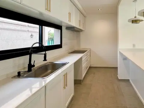 CASA EN VENTA 4 AMBIENTES FINCAS DE HUDSON