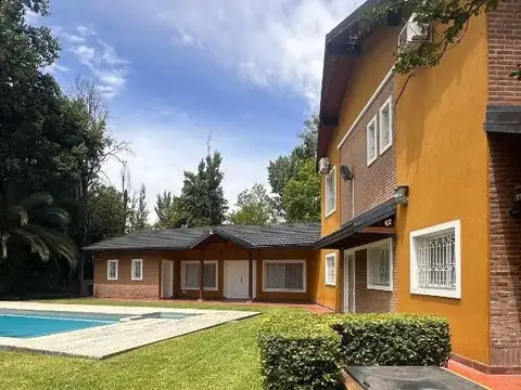Casa 5 ambientes con 5 baños