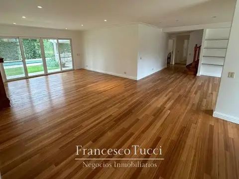 Casa en Alquiler al Oeste