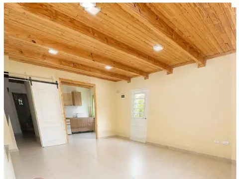Casa 4 ambientes con 1 baño