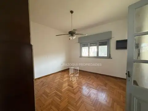 Casa en Alquiler con 1 cochera