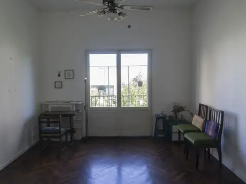 Av. San Juan al 1500, 2º piso
