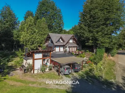 VENTA Casa de 204m2 con VISTA PLENA AL LAGO en Villa Correntoso, Villa La Angostura