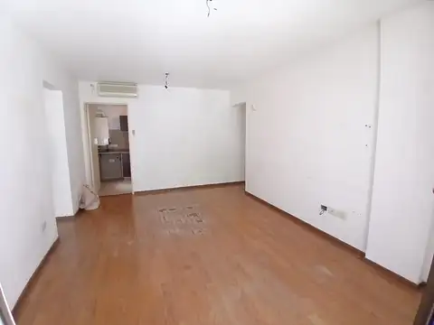 Departamento en Alquiler en Castelar Norte, $ 700.000