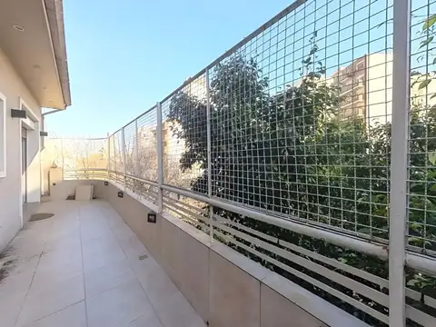 Depto Tipo Casa en Alquiler de 4 ambientes