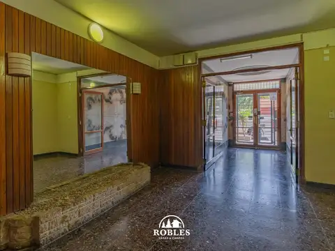 Departamento dos ambientes frente a plaza Colon