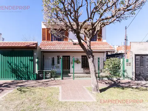 Casa 6 ambientes en venta en Luis Guillón