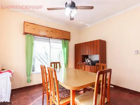Casa en Venta con 3 cocheras