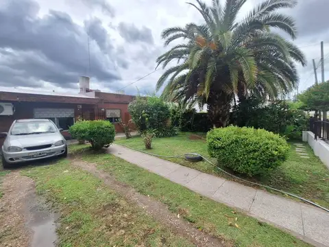 Casa 5 ambientes con 1 baño