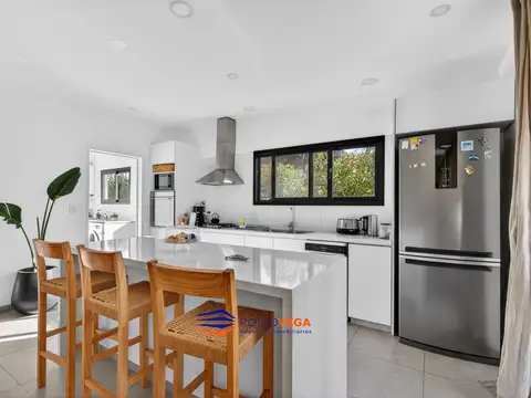 Casa en Venta en Alvarez Del Bosque, USD 240.000