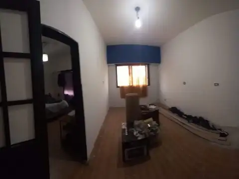 William Morris 1300, Piso 1