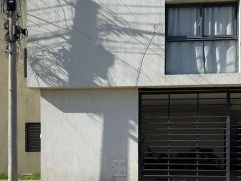 SE VENDE COCHERA - Zona Facultad