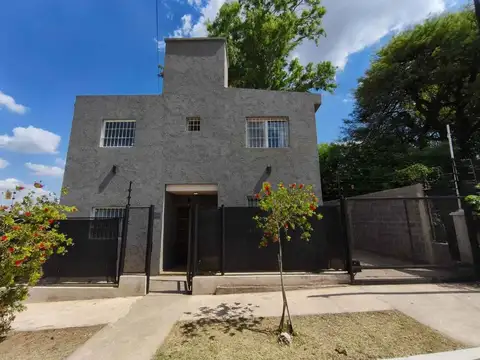 VENTA CASA CATEGORIA 4 DORMITORIOS LA CALERA PATIO