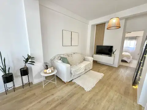 Departamento en Venta de 2 Ambientes con Cochera en Bernal Centro