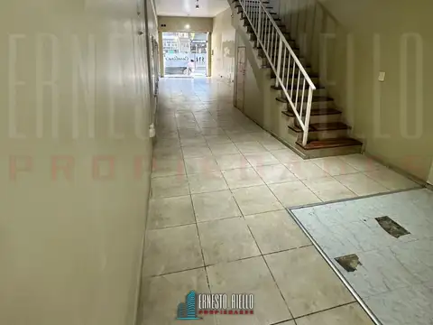 ALQUILER AMPLIO LOCAL CON TERRAZA EN QUILMES CENTRO