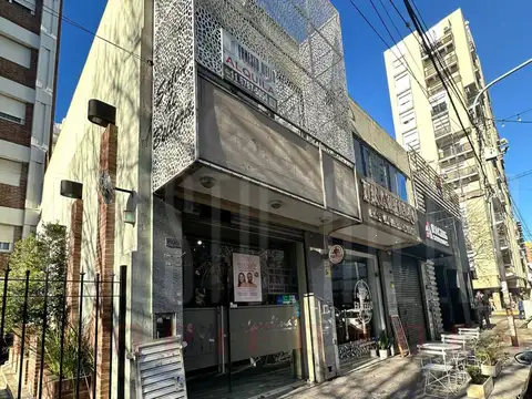 ALQUILER AMPLIO LOCAL CON TERRAZA EN QUILMES CENTRO