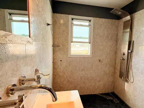 Excelente CASA en barrio privado La Alameda