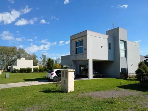 Calle Caceres, Canning, La Alameda