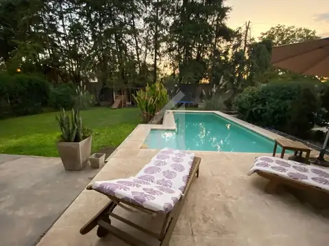 Casa  en Venta en Los Angeles, Escobar, G.B.A. Zona Norte