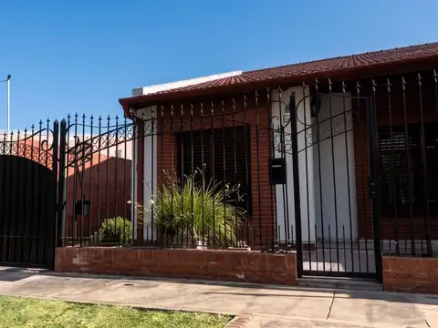 Casa de 3 dormitorios en Venta - Salmini 340