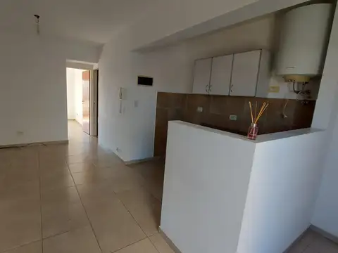 Departamento en Alquiler en Caseros, $ 630.000