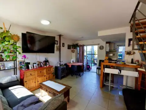 Depto Tipo Casa en Venta de 3 ambientes