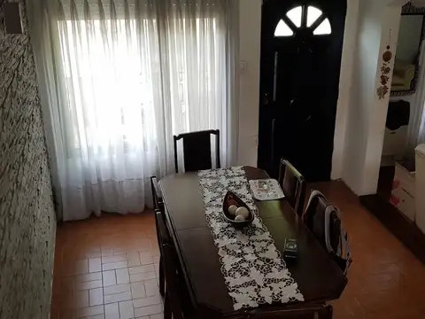 Chalet en Burzaco / permuta