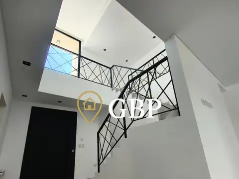 Casa 6 ambientes con 3 baños