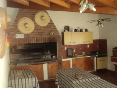 Casa 5 ambientes con 4 baños