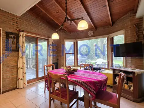 Casa en Venta con 4 cocheras