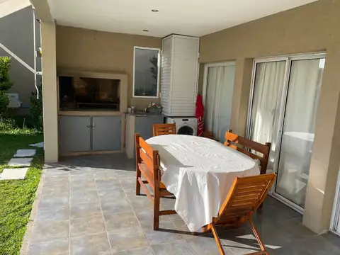 Casa en Venta en Villa Rosa, USD 160.000