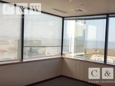 Oficina en Venta con 24 cocheras