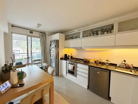 Impecable departamento con patio, balcón, parrilla y cochera cubierta en Punta Chica, San Fernando.