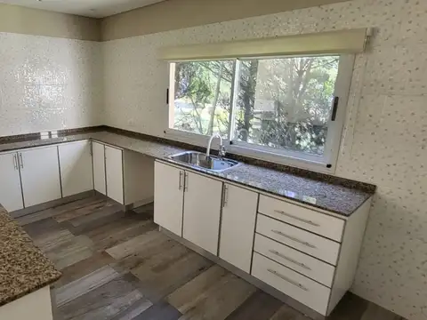 Casa en Venta al Oeste