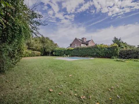 Casa en Venta con 3 cocheras