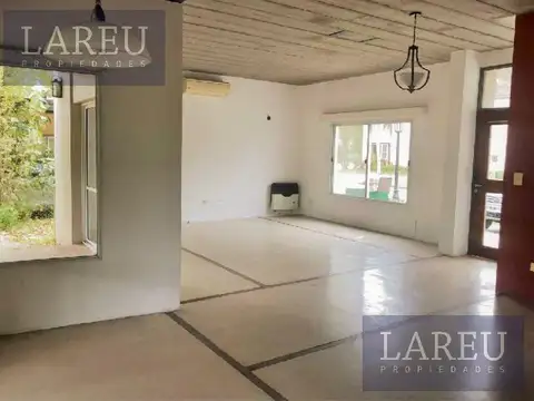 Casa en Venta - en el Barrio El Lucero