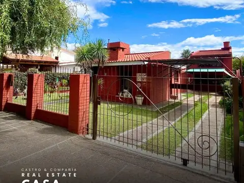 Venta De Casa 3 Dormitorios Y Pileta En Barrio Residencial Santa Rita Del Lago - Villa Carlos Paz